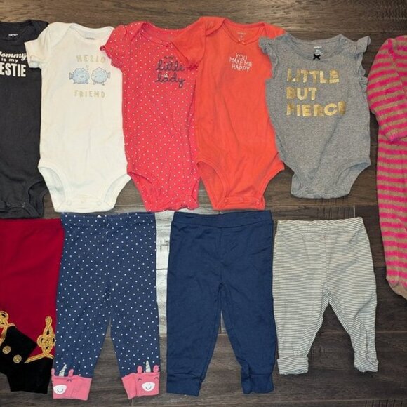 Huge Lot 15 Infant Girls Sleepers One Piece Onesies Tops Pants Leggings Bloomers - Picture 3 of 4